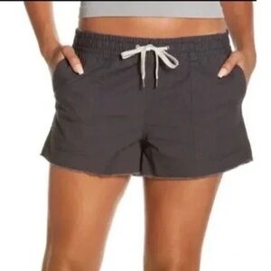Vuori Shorts Women’s Small Ripstop Short Gray Raw Hem